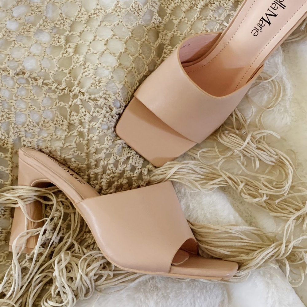 Bella Marie Nude Pink Open-Toe Block Heel Sandals